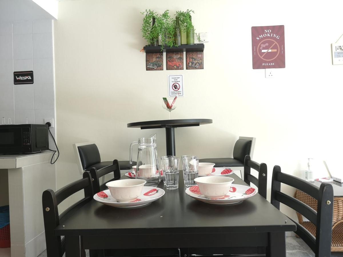Polo Park Near Mid Valley Southkey Apartment *