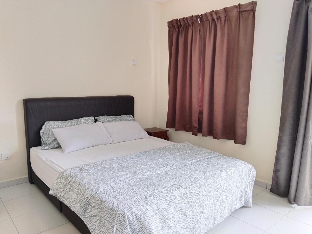 Apartment Polo Park Near Mid Valley Southkey